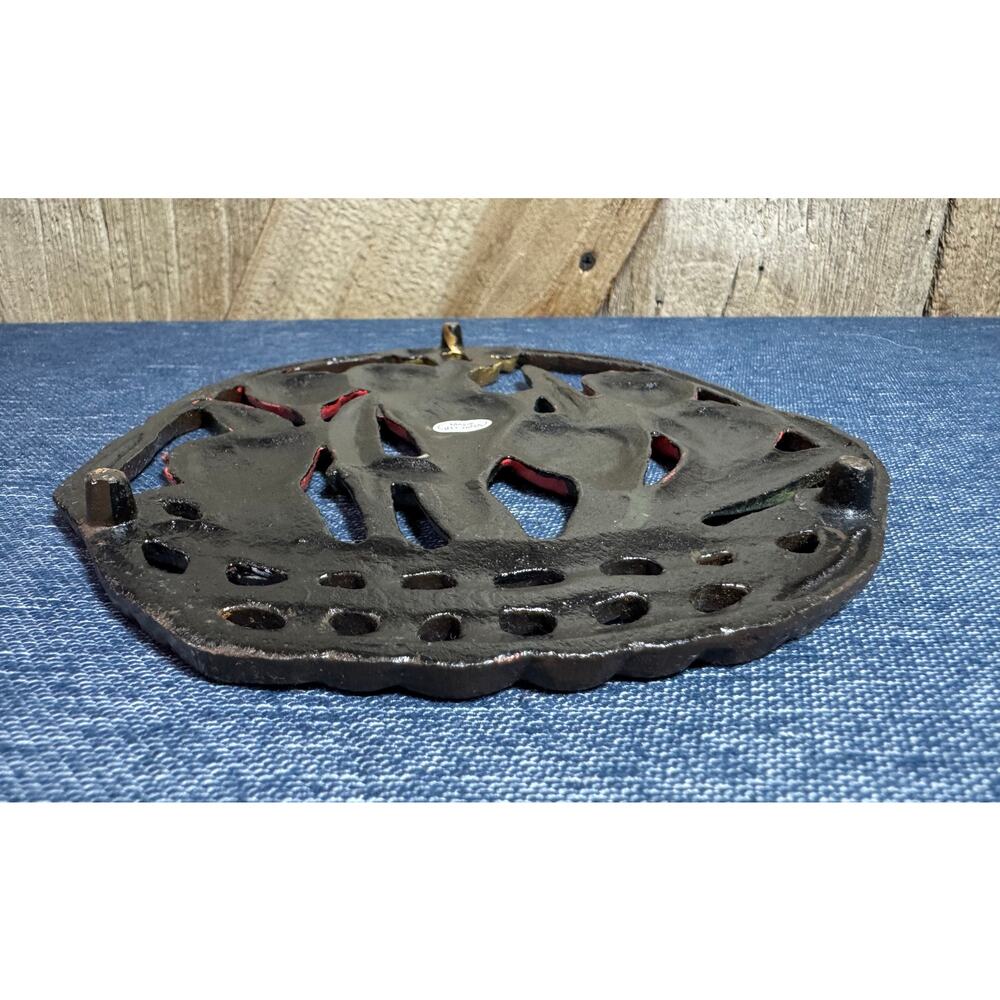 Vintage Cast Iron Floral Basket of Tulips Footed Trivet Wall Hanging Plaque - Picture 6 of 7